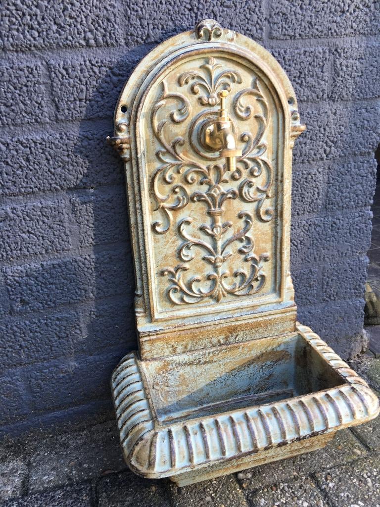 Wandfontein, wasbak gietijzer groen-rust., Tuin en Terras, Ophalen of Verzenden, Gietijzer, Fontein