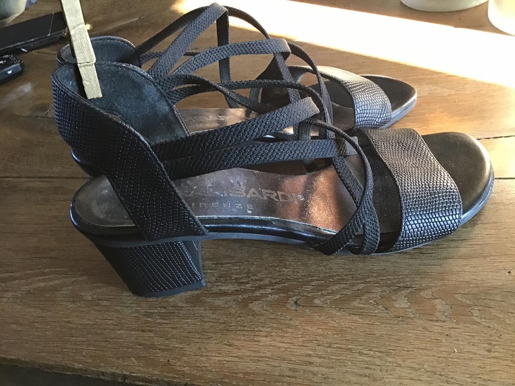 Mooie rapisardi sandalen met hakje, Zwart, Zo goed als nieuw, Sandalen of Muiltjes, Ophalen of Verzenden
