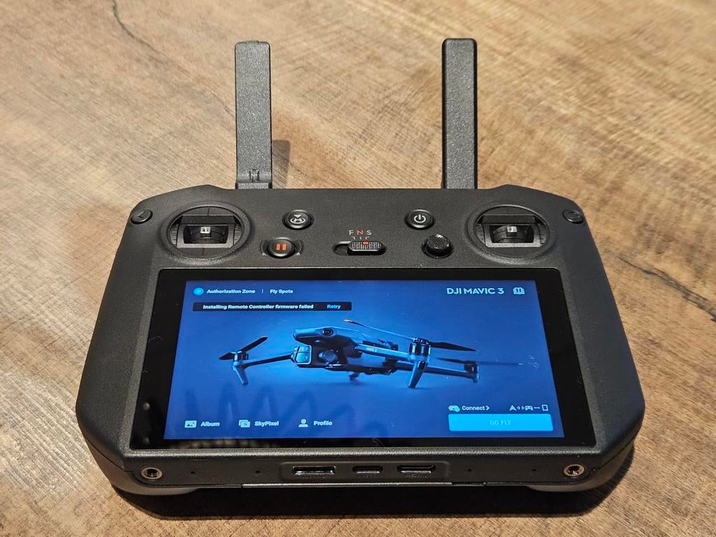 NIEUWE DJI RC Pro Controller - Pilot 2 & Fly App -, 250 tot 900 gram, Obstakel-ontwijking, 30 tot 45 minuten, Nieuw