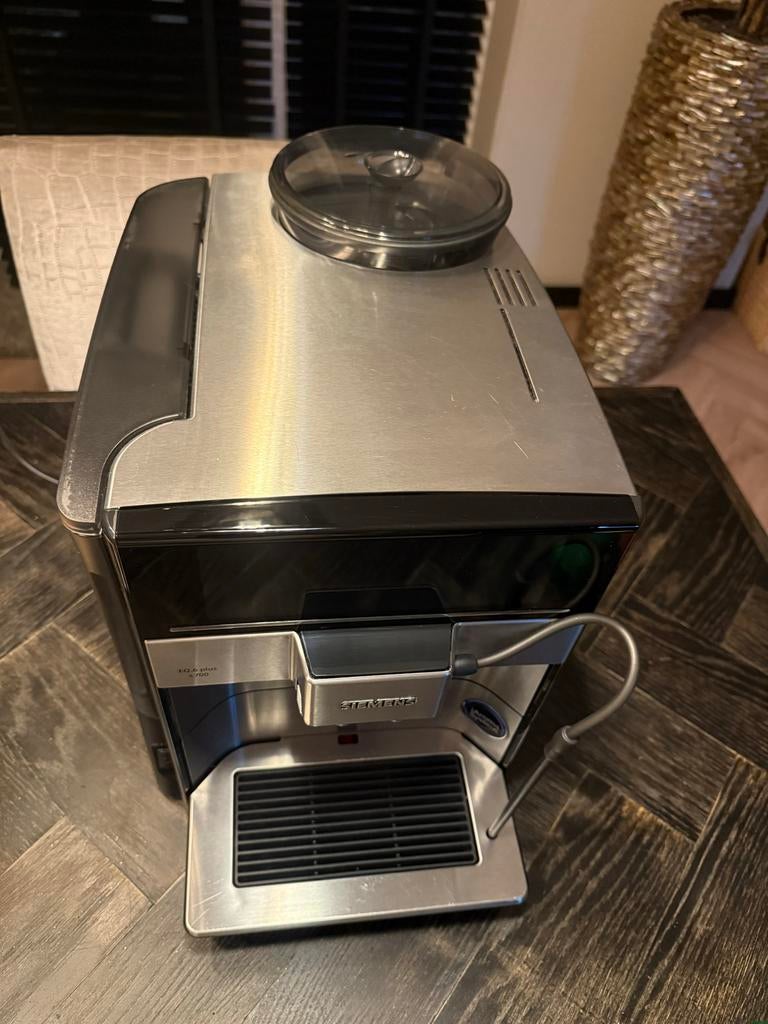 Siemens EQ.6 plus s700 Koffiezetapparaat, Witgoed en Apparatuur, Koffiezetapparaten, Ophalen, Afneembaar waterreservoir, Gebruikt