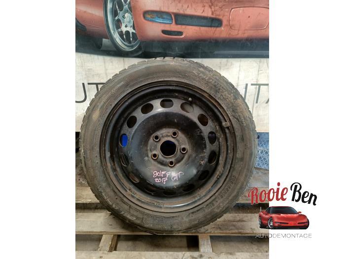 Reservewiel van een Volkswagen Golf, Gebruikt, Velg(en), -, -