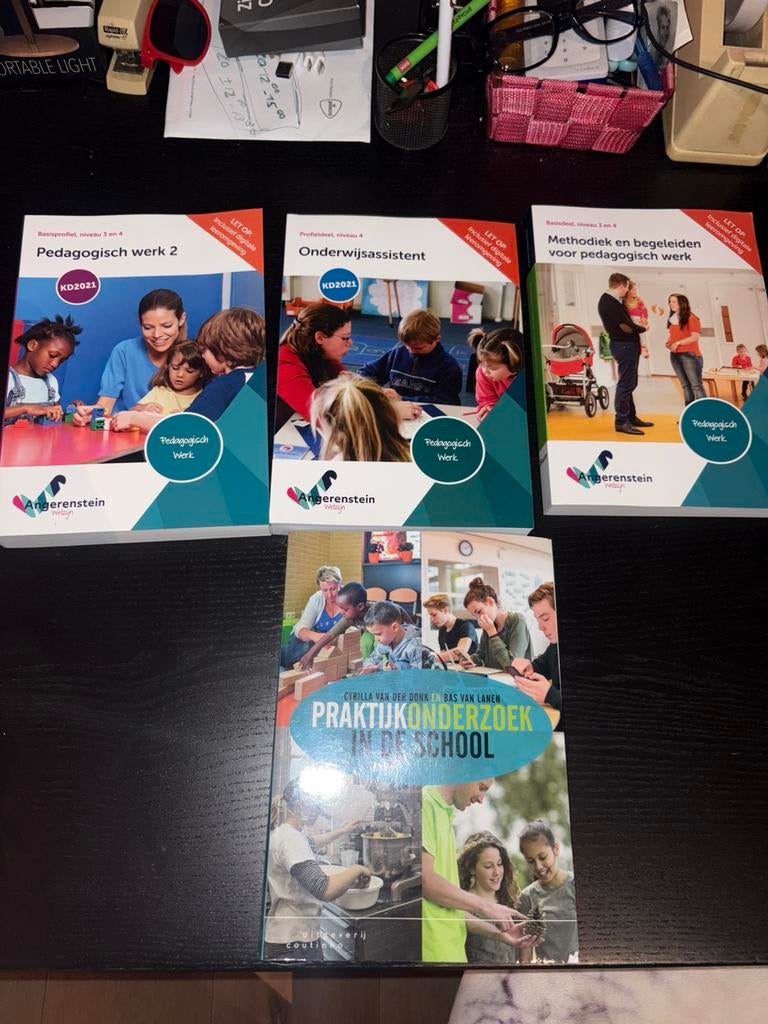 Onderwijsassistent/pedagogisch medewerker mbo pakket, Ophalen of Verzenden, Zo goed als nieuw, Overige niveaus