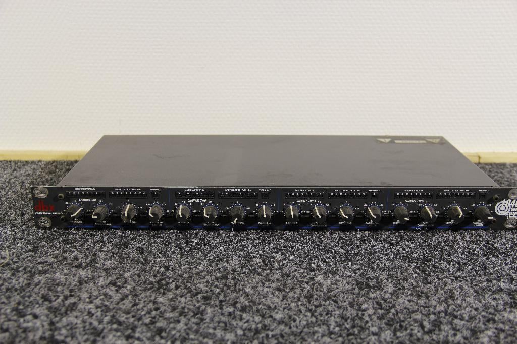 DBX (model 1946) – Professionele Audio Processor / Crossover, Muziek en Instrumenten, Effecten, Zo goed als nieuw, Overige typen