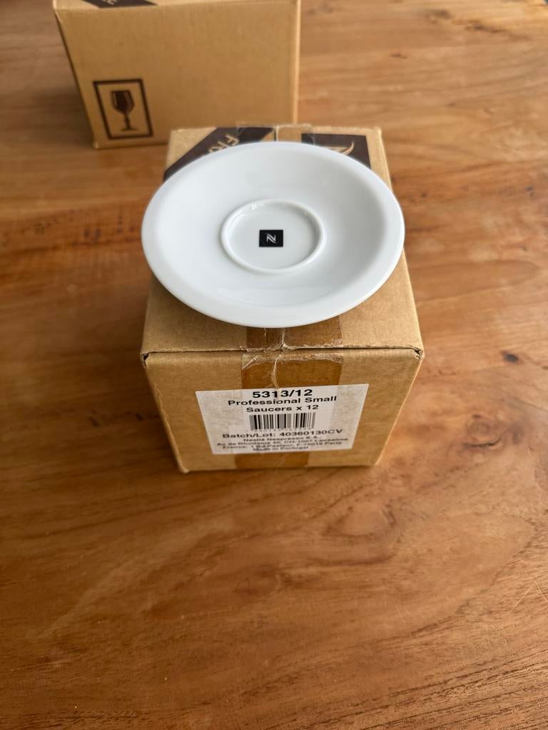 Nespresso Professional Schoteltjes - 10 stuks - Nieuw in doo, Nieuw, Ophalen of Verzenden, Effen, Kop(pen) en/of Schotel(s)