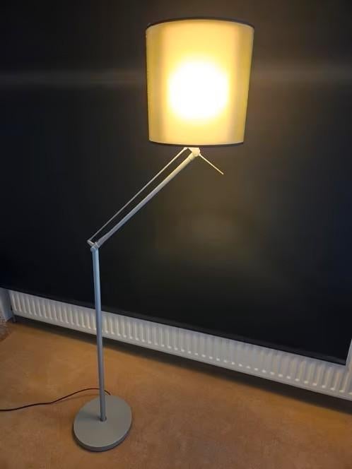 Sfeervolle vloerlamp - Ikea Samtid, Ophalen, Gebruikt, Metaal, Modern