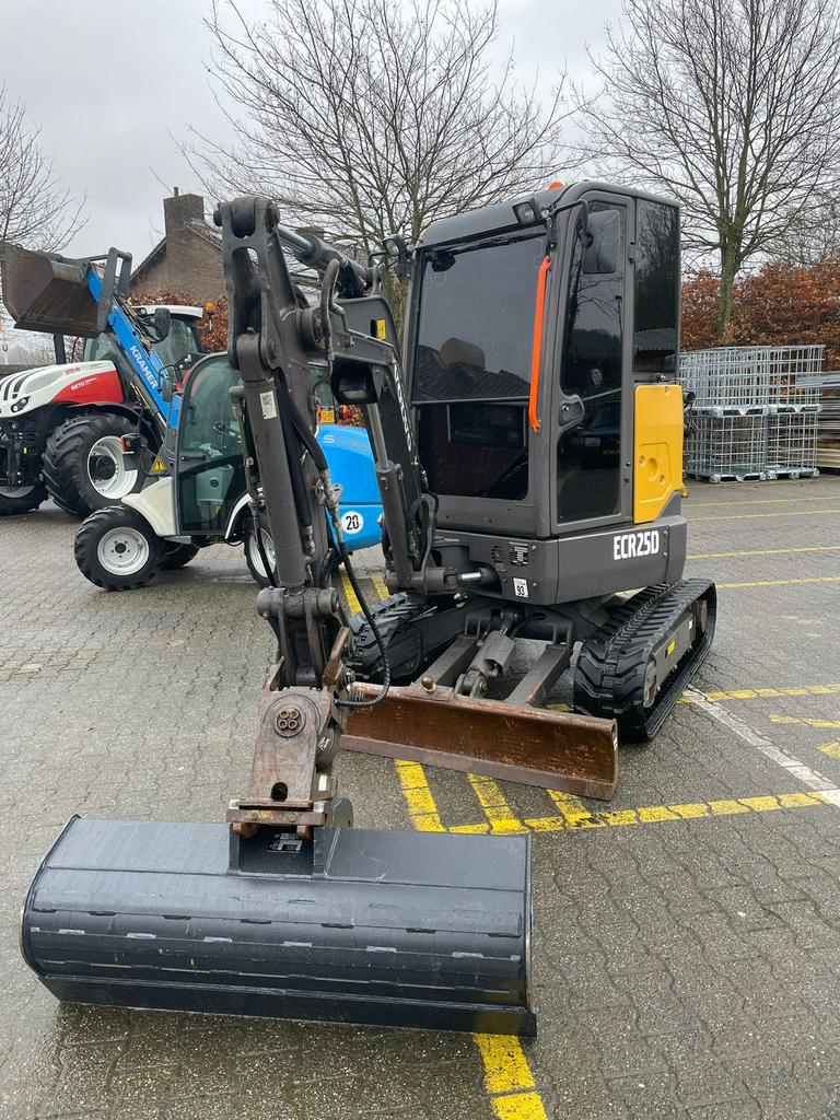 Volvo ECR25D  mini graver, Zakelijke goederen, Machines en Bouw | Kranen en Graafmachines, Ophalen, Graafmachine