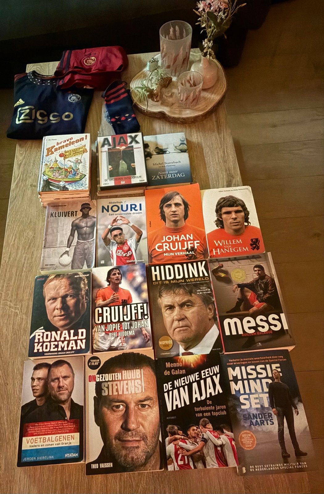 Voetbalboeken en Ajax-kleding: Johan Cruijff, Messi, Hiddink, Ophalen, Gelezen, Balsport