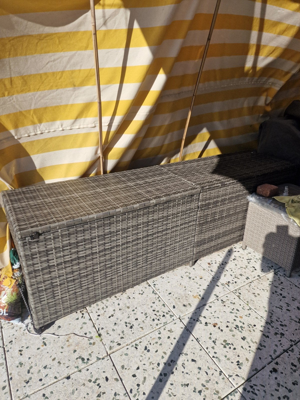 Opbergkist rotan grijs B 2.00 x H 0.50 x D 0.55, Tuin en Terras, Tuinmeubel-accessoires, Ophalen of Verzenden