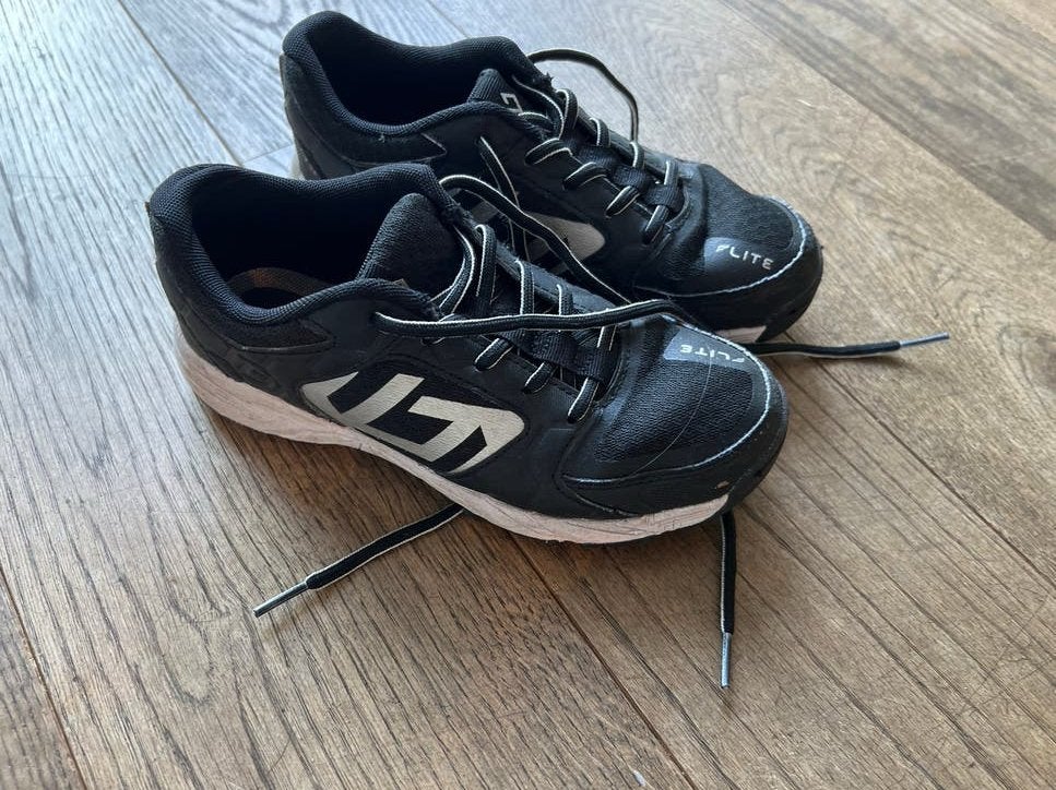 Brabo hockeyschoenen maat 35, Ophalen of Verzenden, Gebruikt