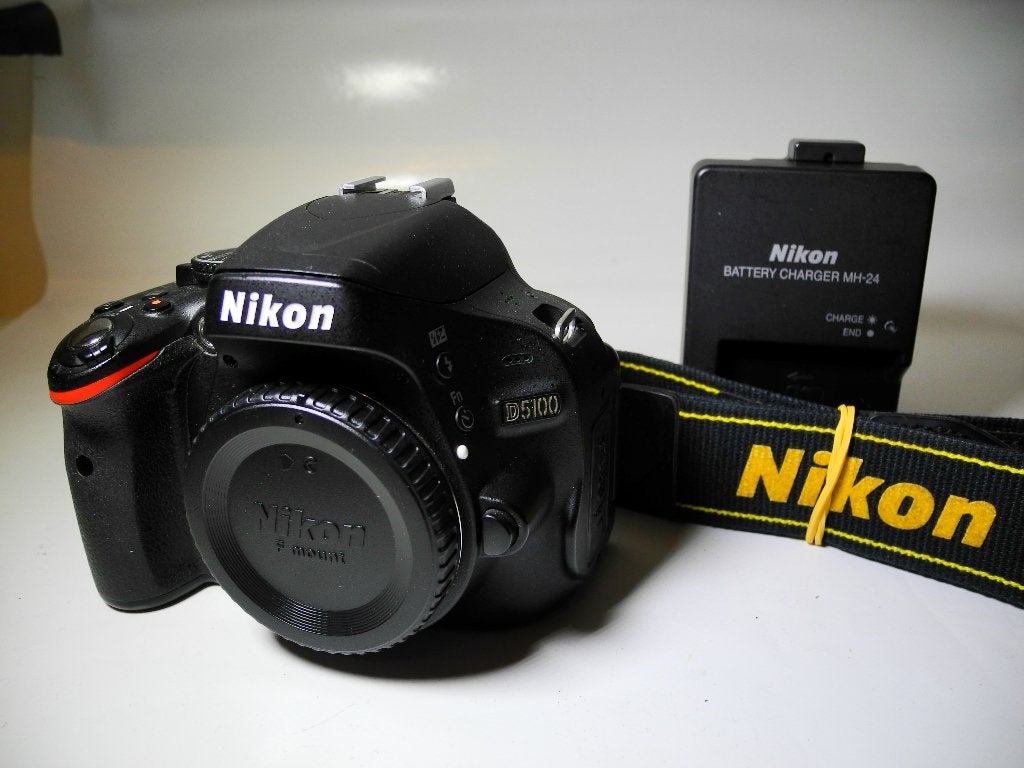 Nikon D5100 body met toebehoren., Gebruikt, Spiegelreflex, Verzenden, Ingebouwde flitser