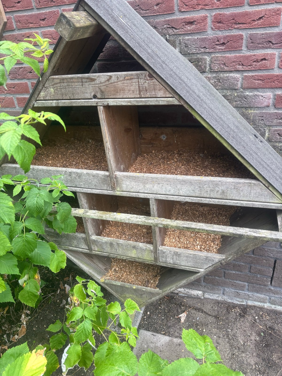 Leg nest, Ophalen, Drinken en Voederen