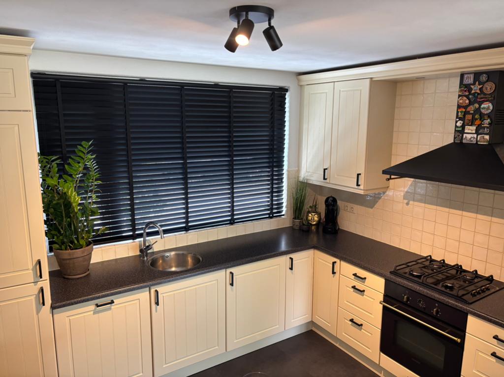 Complete hoekkeuken incl. Siemens apparatuur - nette staat, Huis en Inrichting, Keuken | Complete keukens, Ophalen, Gebruikt, Wit