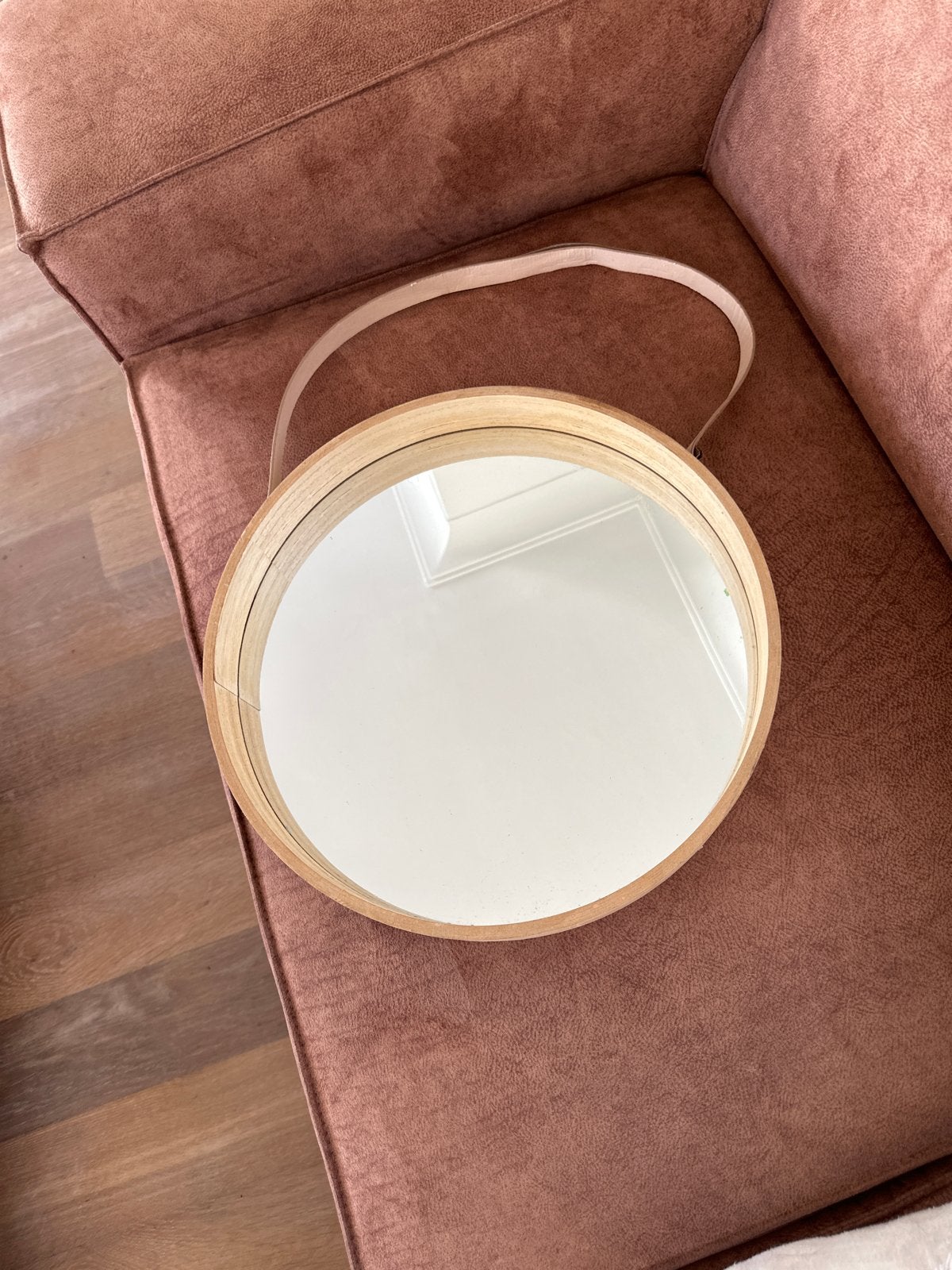 Ronde spiegel met houten frame en band, 40cm diameter, Ophalen, Minder dan 50 cm, Gebruikt, Rond