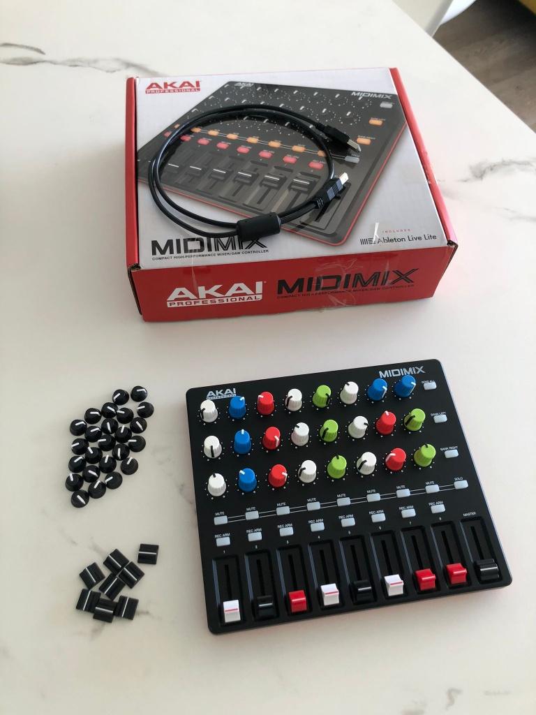 AKAI Midimix + coloured knobs and faders, Ophalen of Verzenden, Zo goed als nieuw