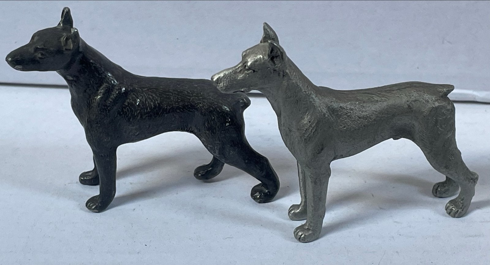 Set 2 tinnen Royal Selangor Pewter Dobermann beeldjes, Ophalen of Verzenden, Gebruikt, Dier