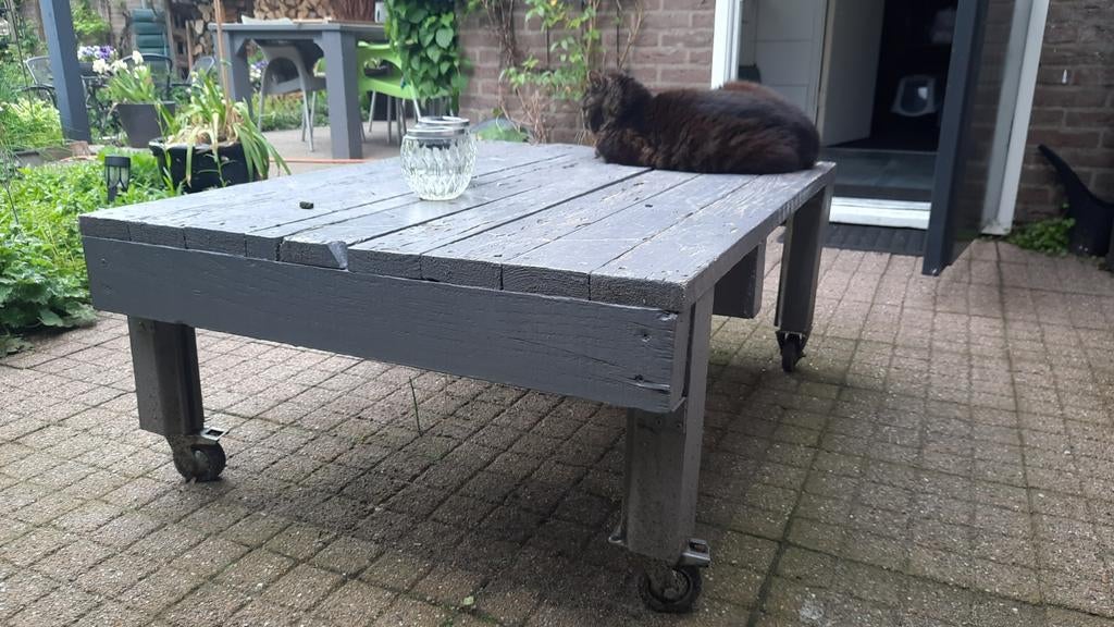 Leuke terrastafel, Ophalen of Verzenden, Gebruikt, Rechthoekig, Hout