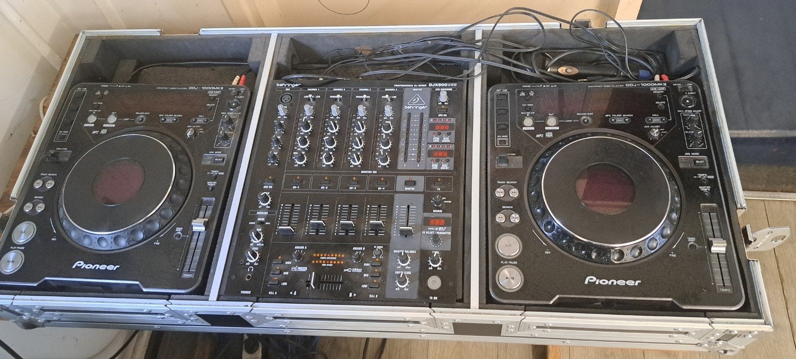 Foto 4 van DJ SET PROFESSIONELE GELUID INSTALATIE