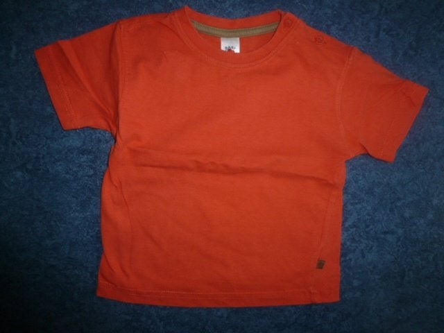 1 effen rood shirt korte mouwen maat 86, Kinderen en Baby's, Babykleding | Maat 86, Ophalen of Verzenden, Zo goed als nieuw, Jongetje of Meisje