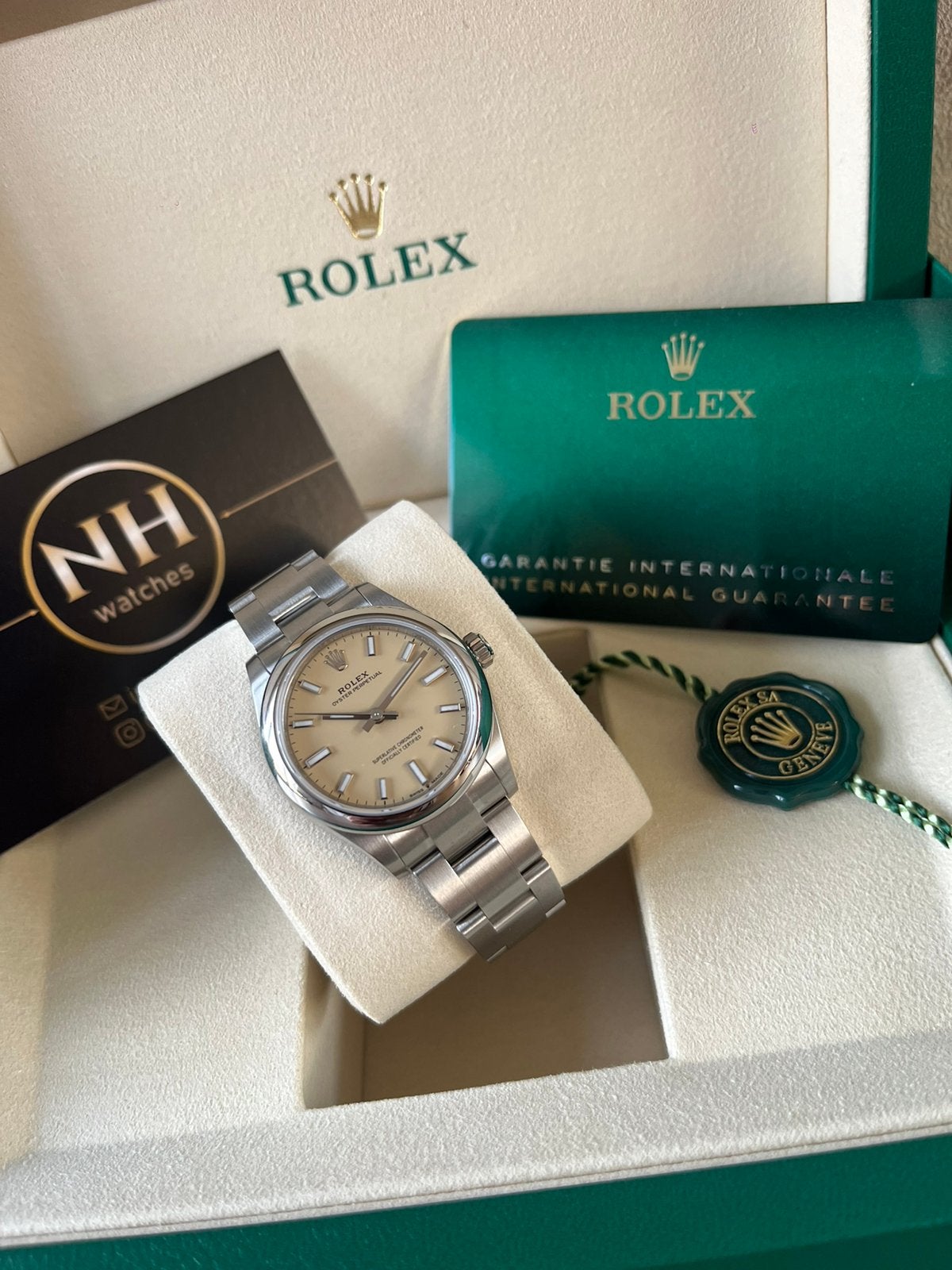 Rolex Oyster Perpetual 31 277200 Beige 08/2026 Nieuw, Ophalen, Zo goed als nieuw, Staal, Rolex
