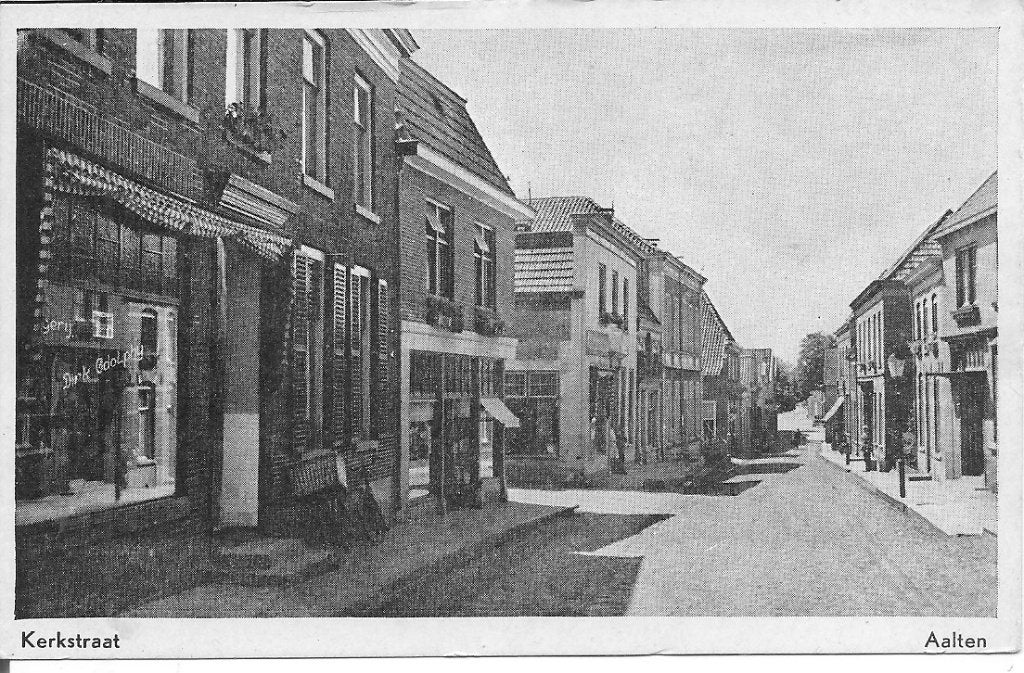 Kerkstraat Aalten - Oude Ansichtkaart, Verzamelen, Ophalen of Verzenden, 1940 tot 1960, Ongelopen, Gelderland