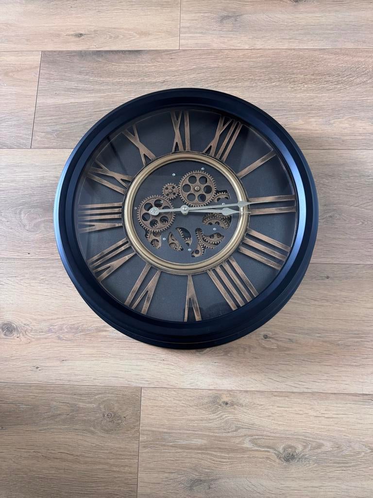 Industriële wandklok - 50 cm doorsnee, Ophalen of Verzenden, Zo goed als nieuw, Analoog, Wandklok