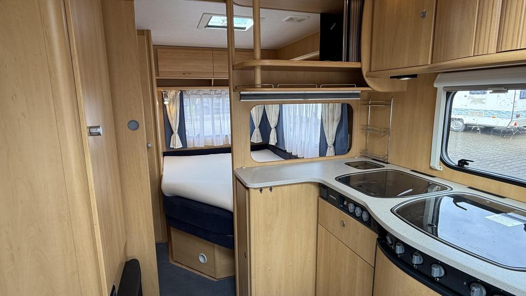 Dethleffs Camper 460 BD bouwjaar 2006 met voortent, Rondzit, Bedrijf, Overige typen, Tot en met 4