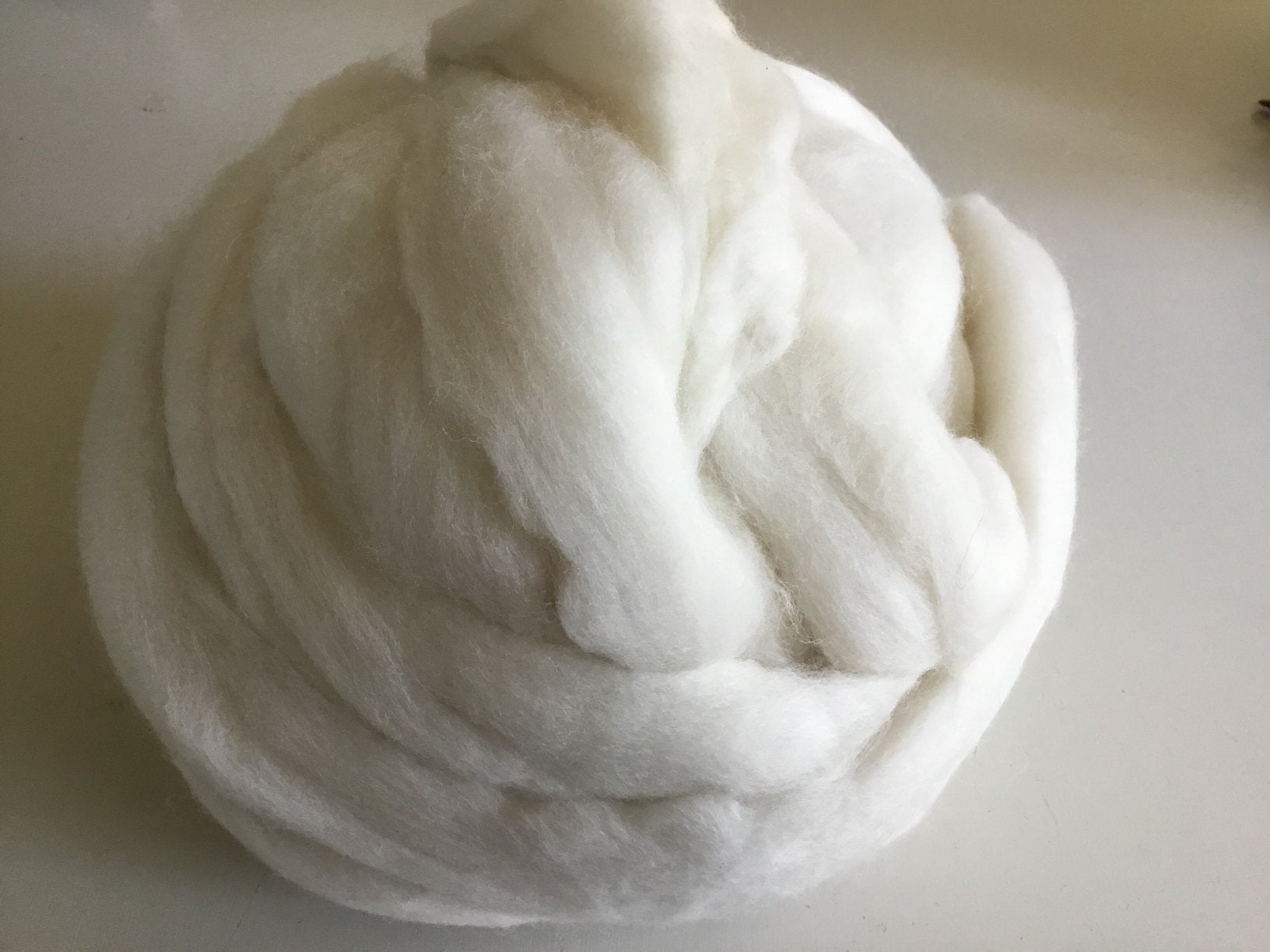 1 kilo Merino Lont wol, Hobby en Vrije tijd, Vilt, Verzenden, Nieuw, Los Vilt