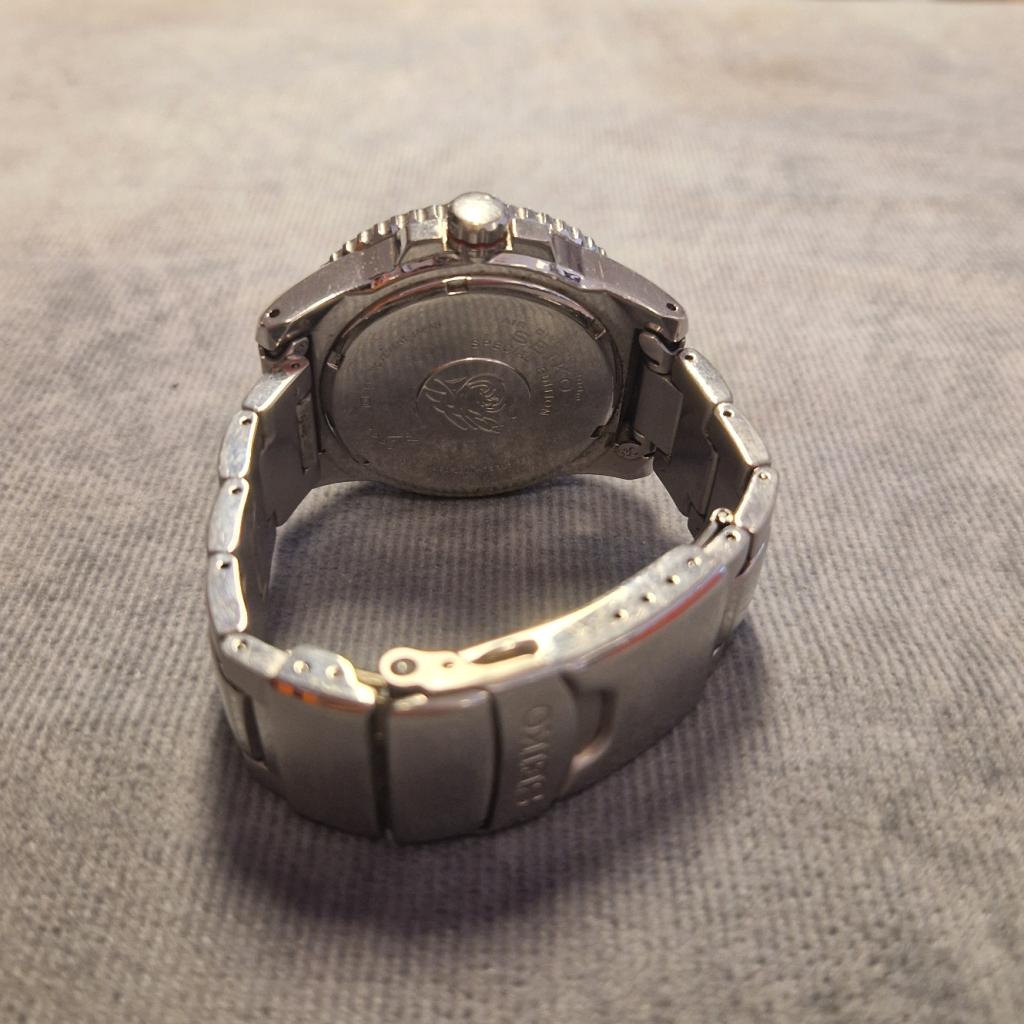 Seiko V157-0BT0 Special Edition Duikhorloge 200m, Sieraden, Tassen en Uiterlijk, Horloges | Heren, Seiko, Zo goed als nieuw, Support@seiko.com