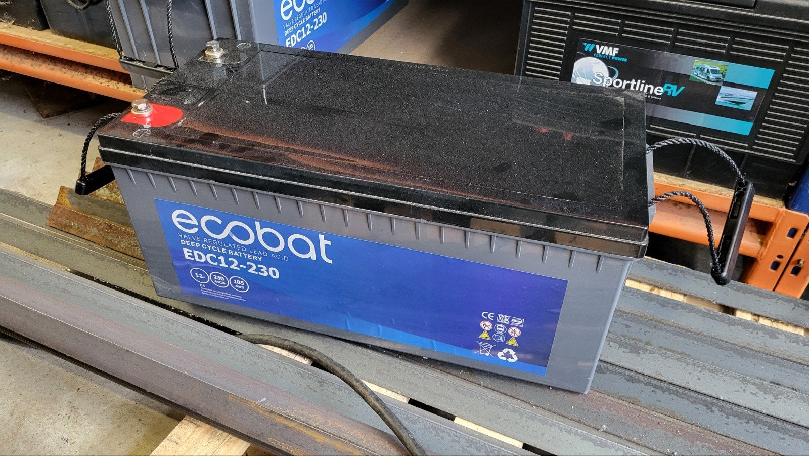 Twee grote gel-accu's 230 Ampere., Caravans en Kamperen, Ophalen, Gebruikt