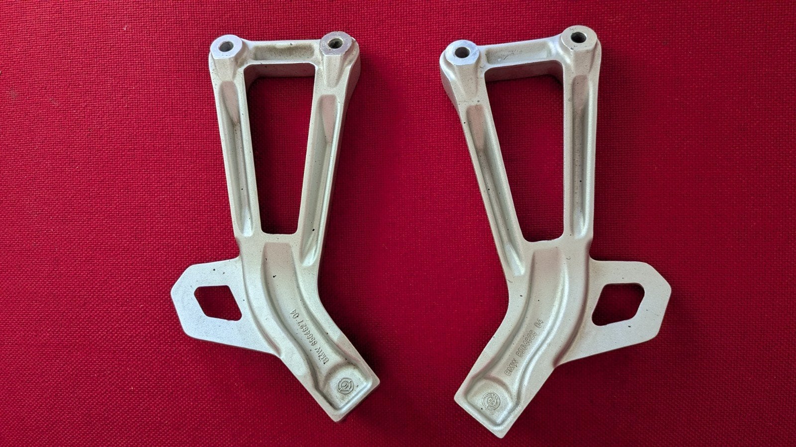 Voetsteun beugels (links & rechts) voor een BMW f750gs, Ophalen of Verzenden