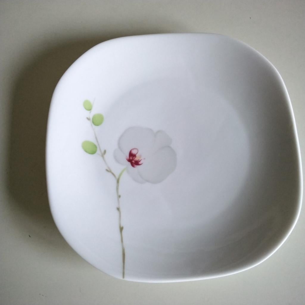 Bijenkorf collectie  saladebord met orchidee, Ophalen of Verzenden, Porselein, Overige stijlen, Overige typen