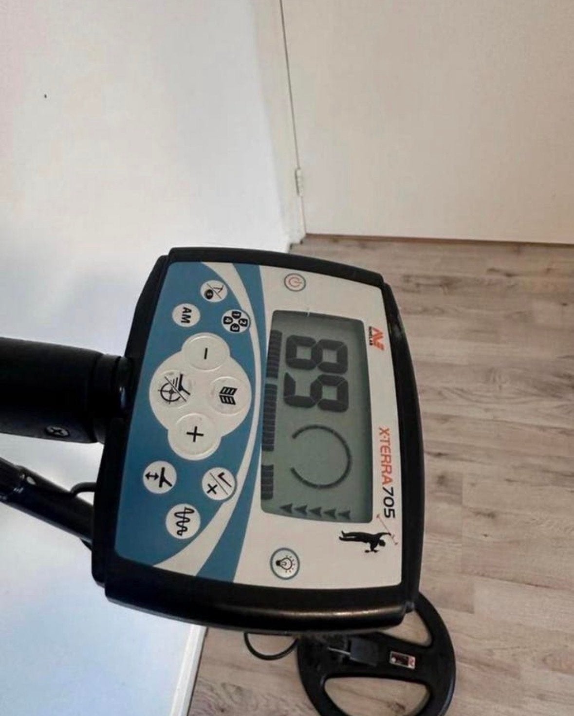 Minelab X-Terra 705 Metaaldetector - Compleet met accessoire, Hobby en Vrije tijd, Metaaldetectors, Ophalen, Gebruikt, Meer dan 30 cm