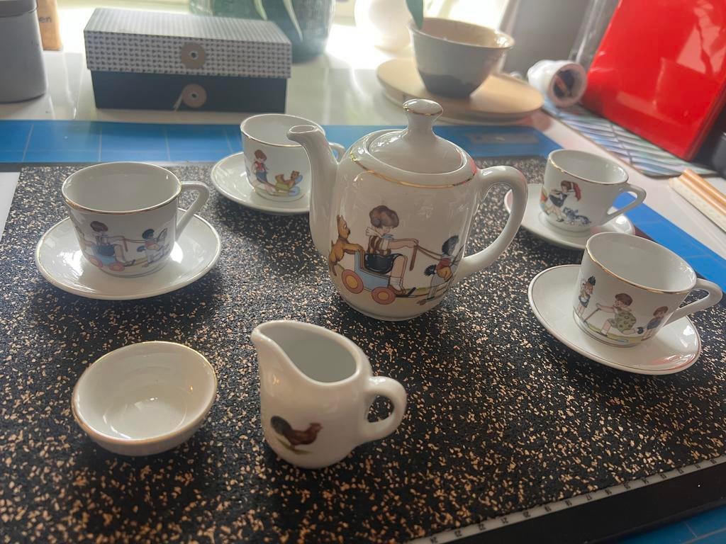 Vintage Roehler Kinderservies - Thee Set met Kinderfiguren, Huis en Inrichting, Keuken | Servies, Ophalen, Zo goed als nieuw