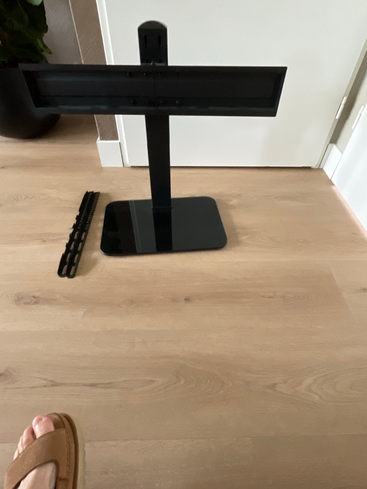 TV-standaard met metalen voet, Ophalen, Zo goed als nieuw