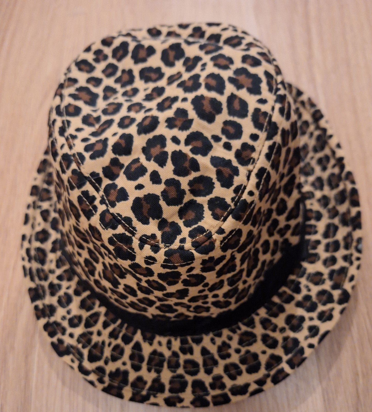 Dameshoed luipaardprint, Kleding | Dames, Hoeden en Petten, Ophalen of Verzenden, Nieuw, Hoed
