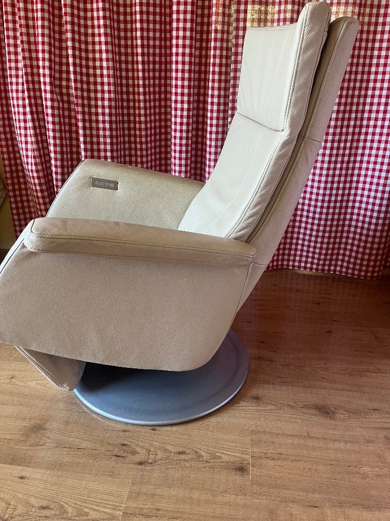 Leren elektrische relaxstoel met accu, Huis en Inrichting, Ophalen, Gebruikt, 75 tot 100 cm, Leer