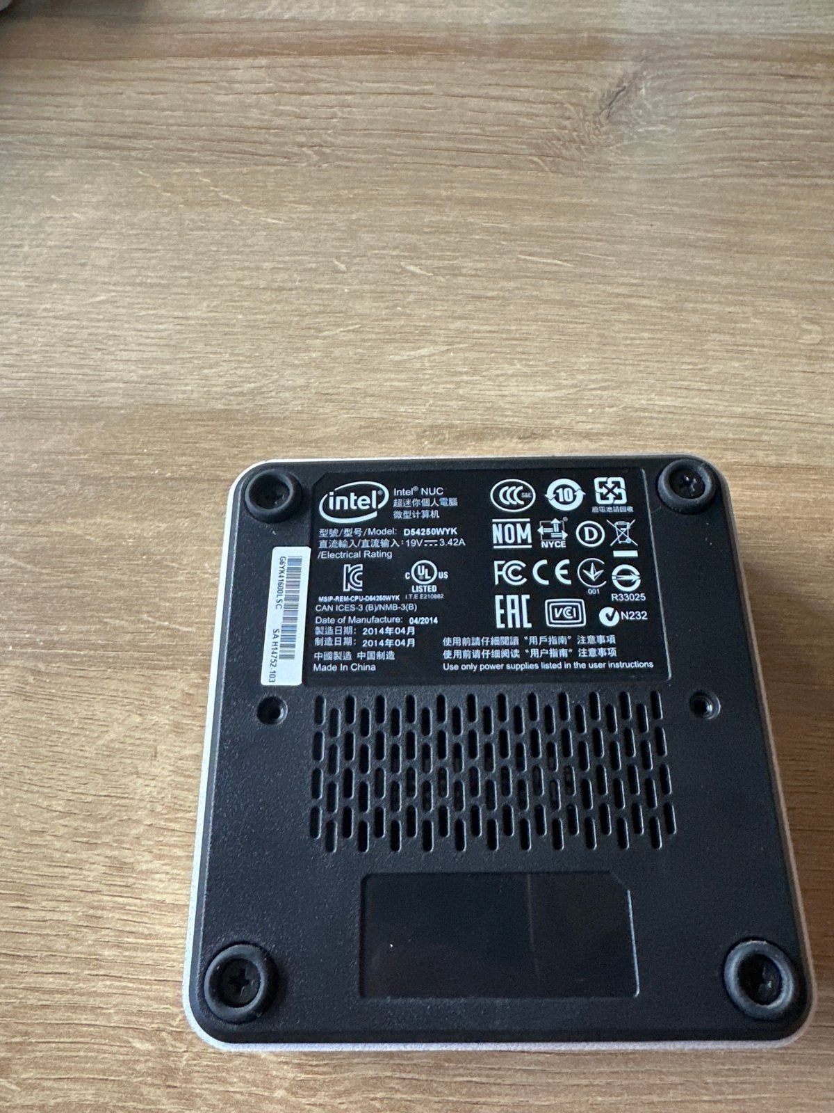 Intel NUC D34010WYK Mini PC - Compacte Desktop, Ophalen, Gebruikt, SSD, Minder dan 4 GB