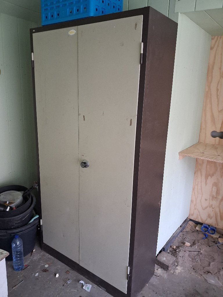 Stalen kast, Ophalen, Gebruikt, 100 tot 150 cm, Meerdere deuren
