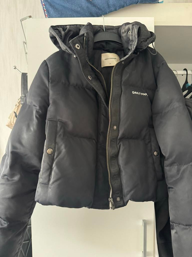 Daily Paper Puffer Jas Zwart - Maat xs, Ophalen, Zo goed als nieuw, Maat 46 (S) of kleiner, Zwart