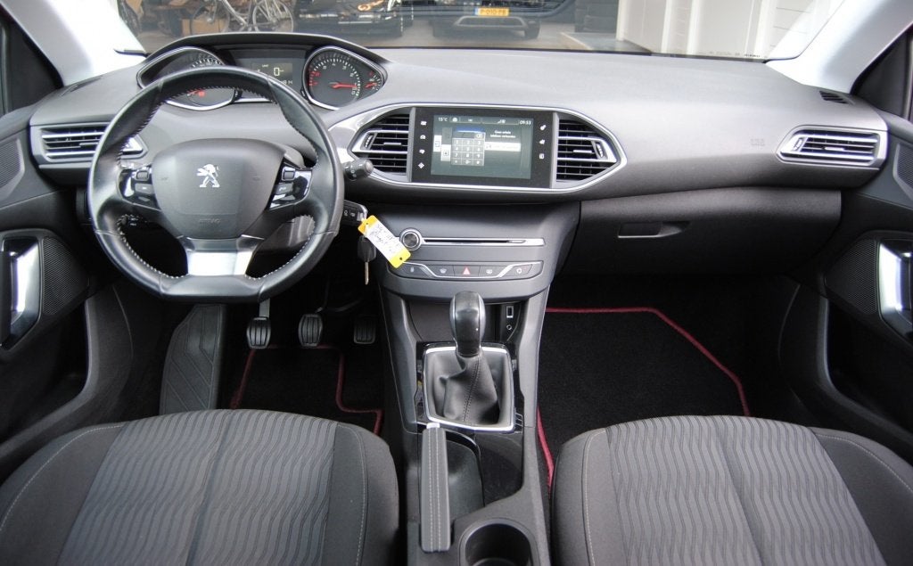 Peugeot 308 SW 1.2 PureT.Blue Lion (bj 2018), Voorwielaandrijving, Stof, Gebruikt, 1199 cc