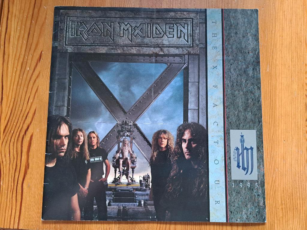 Iron Maiden tourbook: The X Factor Tour (1995)., Cd's en Dvd's, Vinyl | Hardrock en Metal, Ophalen of Verzenden, Zo goed als nieuw