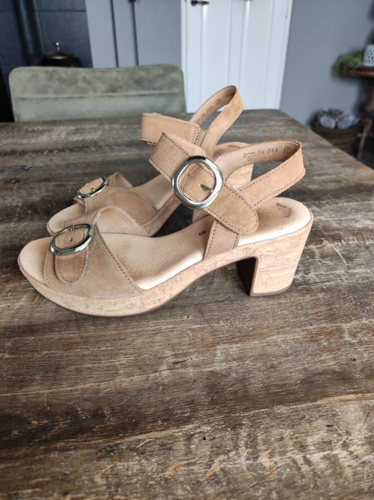 GABOR Sandalen maat 38 camel kleur, Ophalen of Verzenden, Zo goed als nieuw, Bruin, Sandalen of Muiltjes