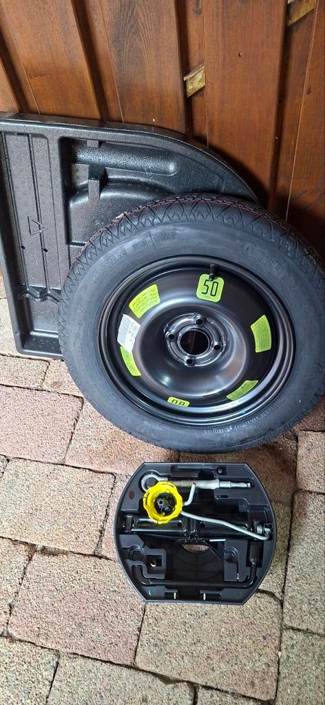 Reservewiel 135/90 R16 102 H Tubeless Continental, Gebruikt, 16 inch, Banden en Velgen, Ophalen of Verzenden