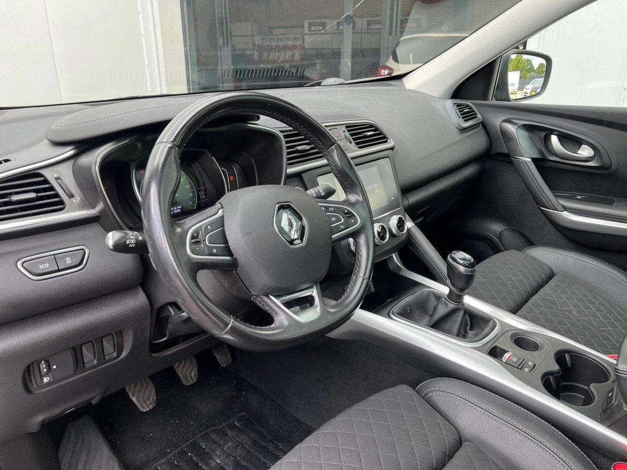 Renault Kadjar 1.3 TCe Intens CAMERA / NAVI / ECC / CRUISE /, Voorwielaandrijving, Kadjar, Gebruikt, Euro 6