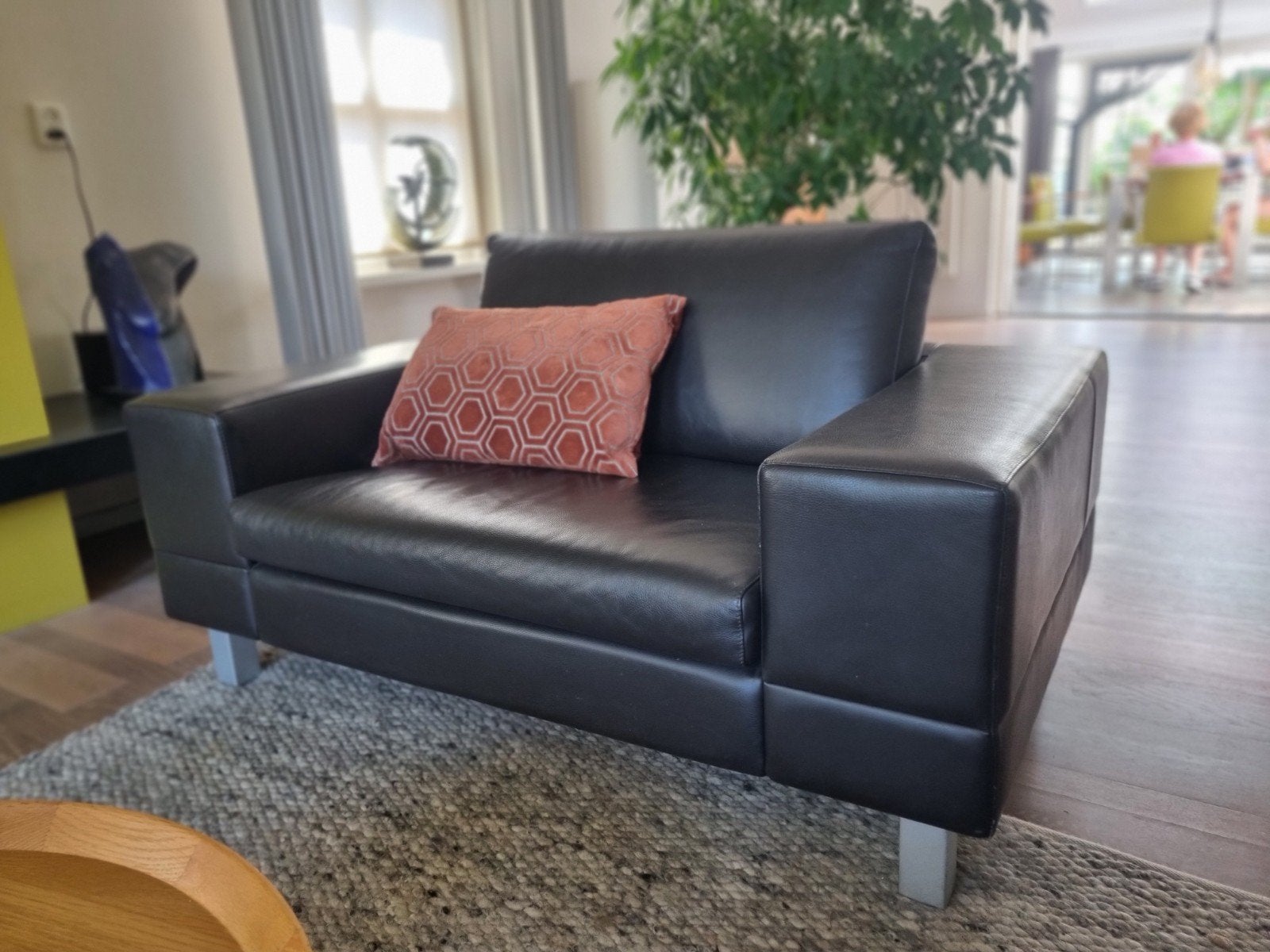 Love seat Leolux, Huis en Inrichting, Ophalen, Gebruikt, Tweepersoons, Minder dan 150 cm
