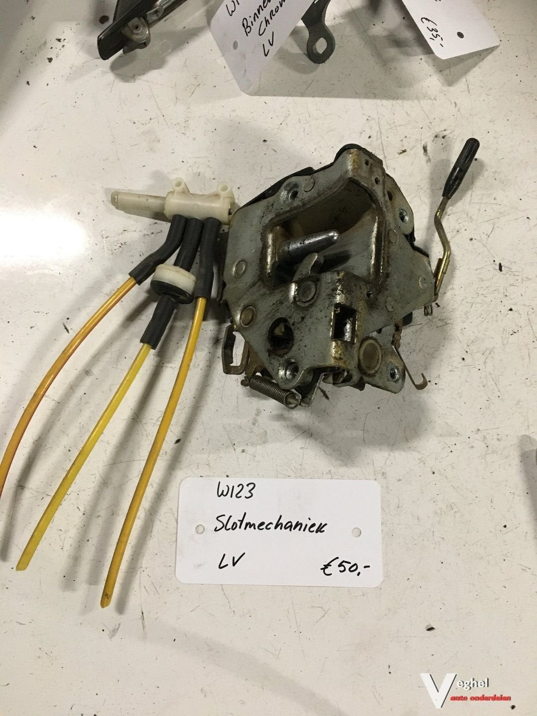 Mercedes 123 Slotmechaniek Linksvoor, Auto-onderdelen, Carrosserie en Plaatwerk, Gebruikt, -, -, Ophalen of Verzenden
