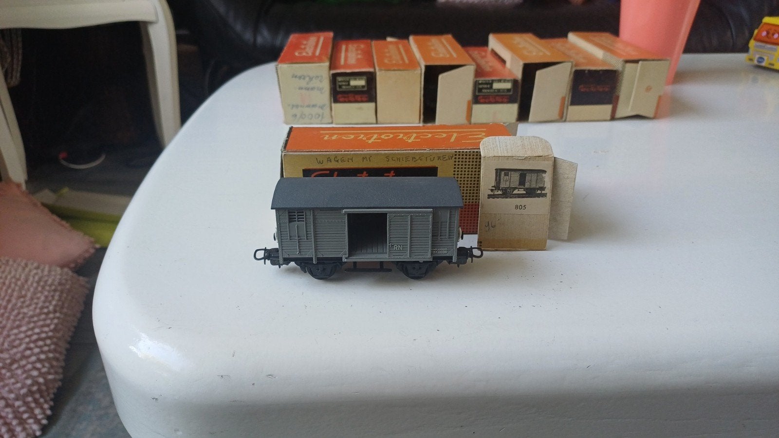 Electrotren gesloten grijze wagen met schuifdeuren, Overige merken, Gebruikt, Gelijkstroom, Wagon