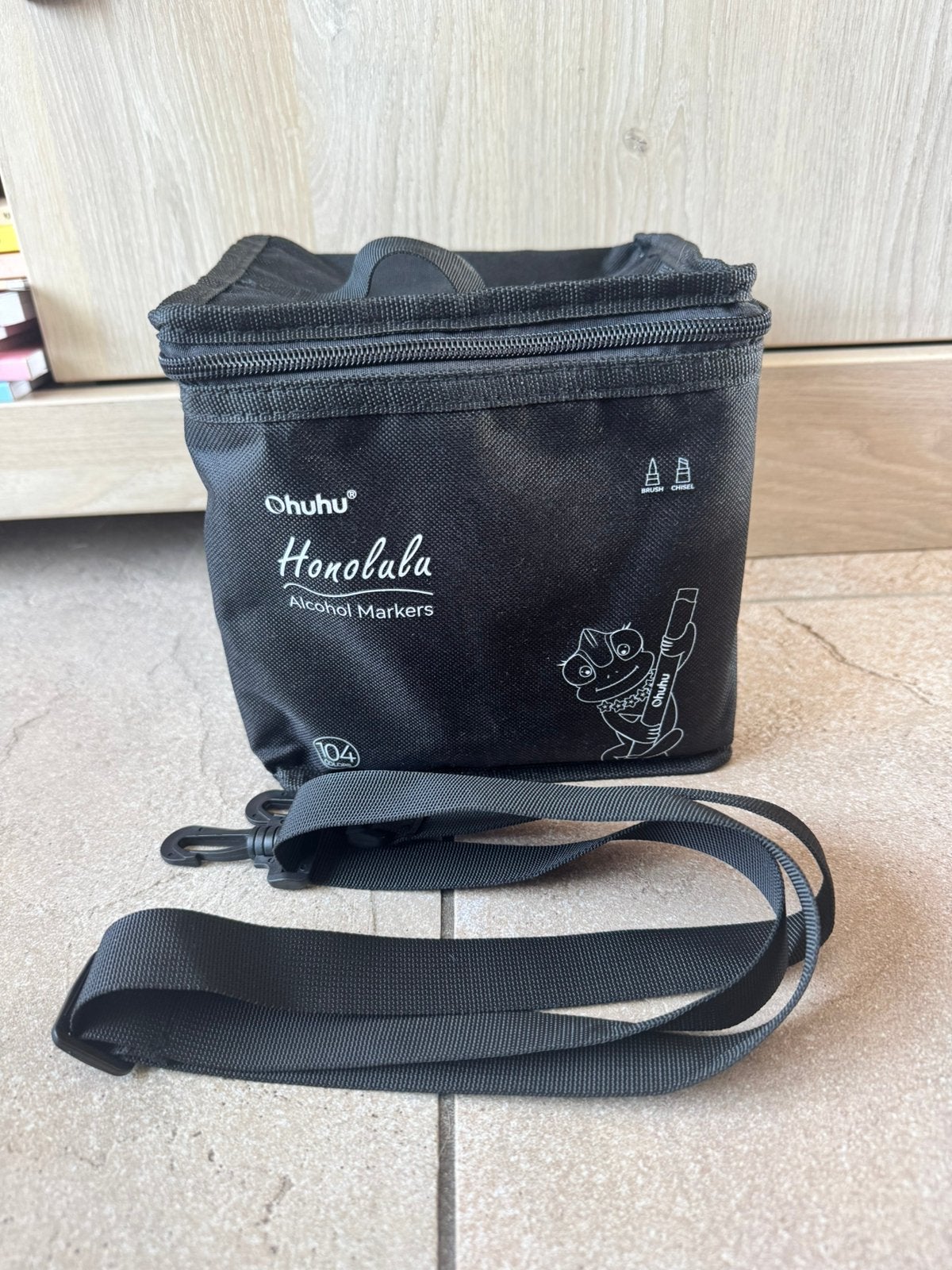 Ohuhu tas met hengsel voor 104 stiften, Hobby en Vrije tijd, Tekenen, Ophalen of Verzenden, Zo goed als nieuw, Overige typen
