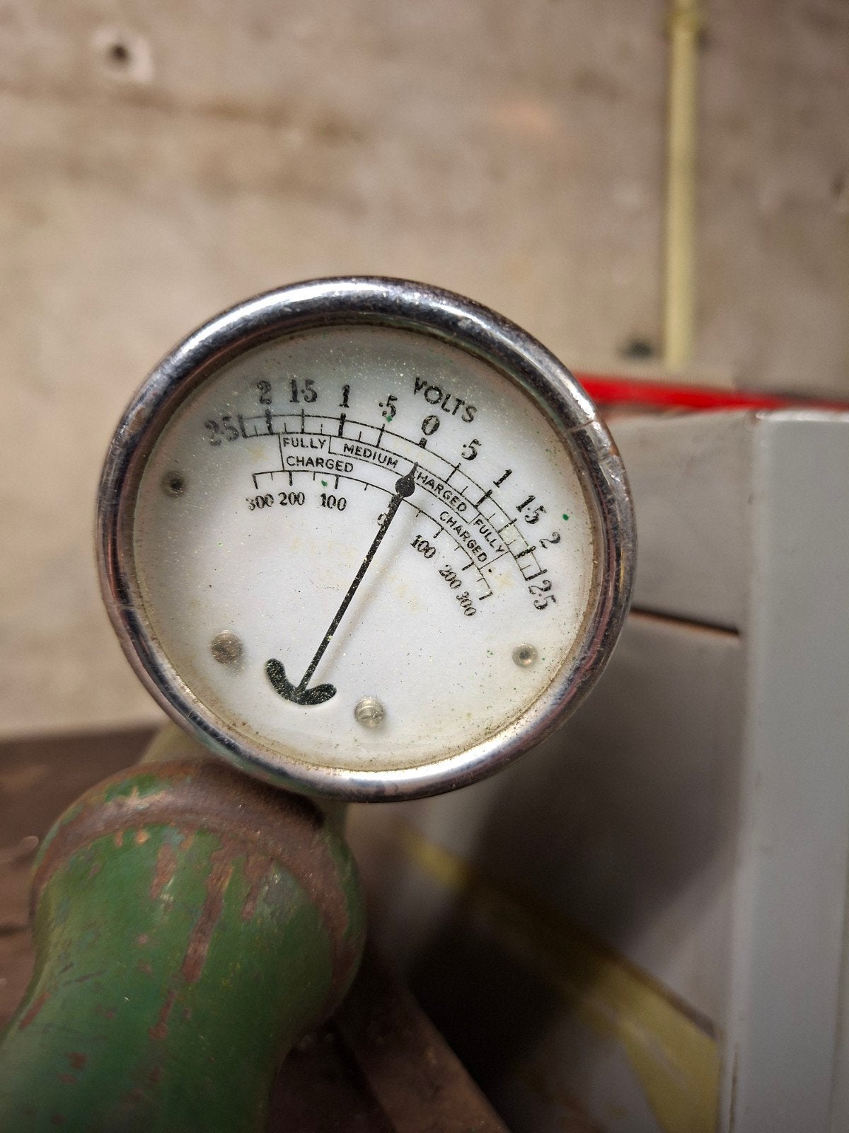 Vintage Accu Tester Voltmeter met Houten Handvat, Antiek en Kunst, Ophalen of Verzenden
