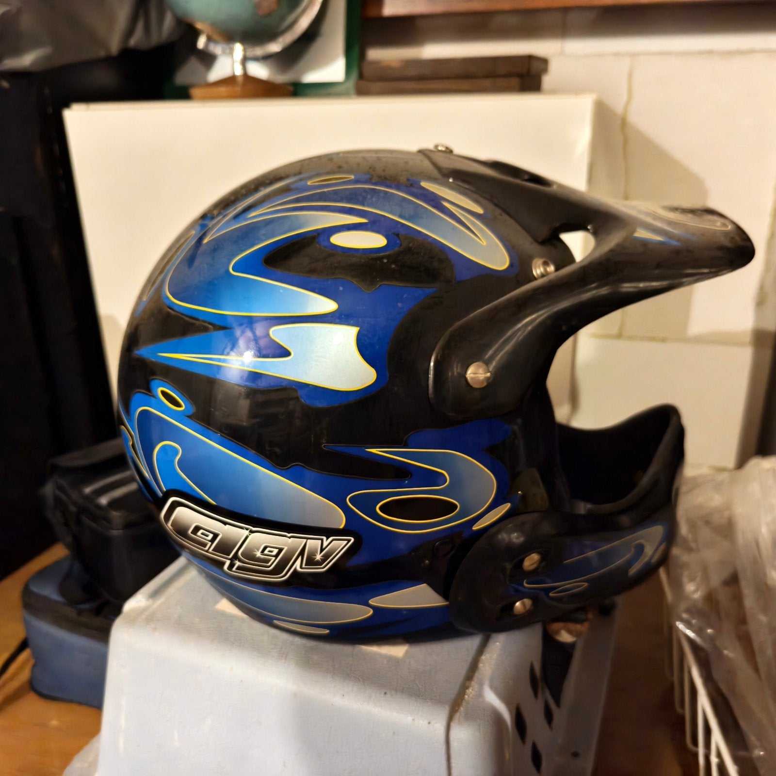 Motorcrosshelm met blauwe vlammen - Maat M, Ophalen, Tweedehands, Broek | textiel